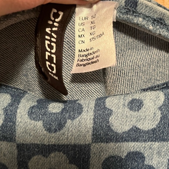 Divided Fitted Dress in Light Denim Blue/Floral - Picture 10 of 14